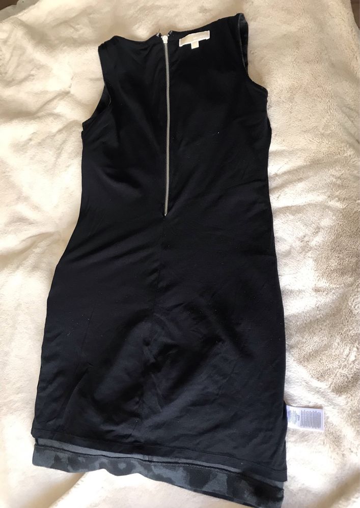 Vestido Michael Kors -tamanho M- padrão animal cinza e preto