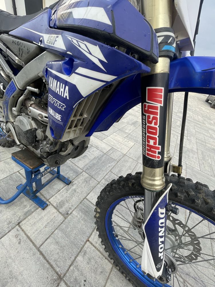 YAMAHA YZF 250 po remoncie