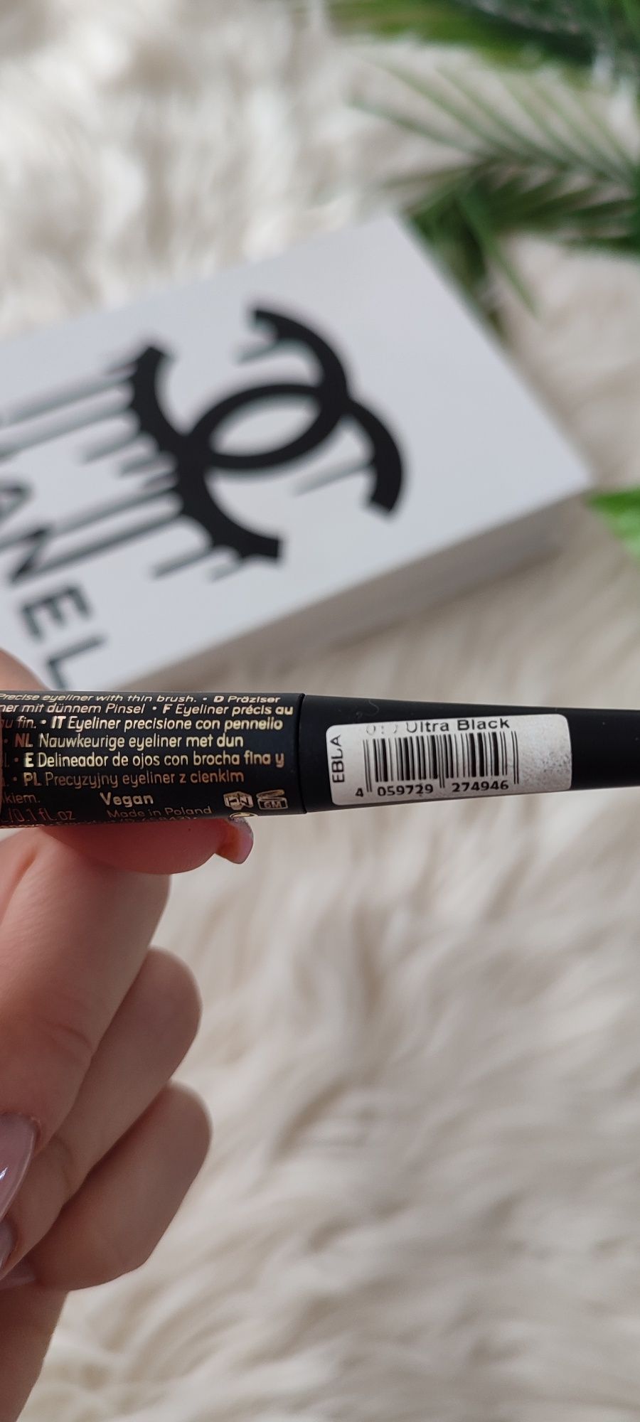 Catrice eyeliner 24h high performance czarny