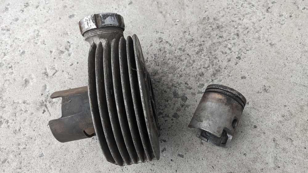 Поршневая цилиндр мотоцикоа восход ковровец