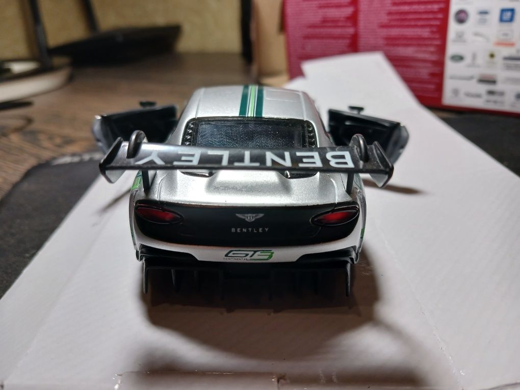 Kinsmart Bentley Continental GT3 1/38