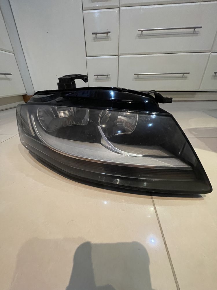 Sprzedam nową lampę przednią do Audi A4 B8