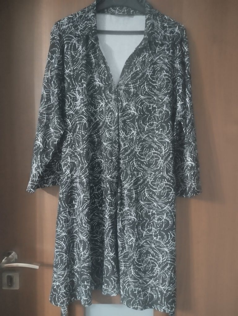 Śliczna sukienka 48/50