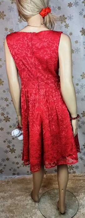 Czerwona sukienka koronkowa Orsay, rozkloszowana, r. 38