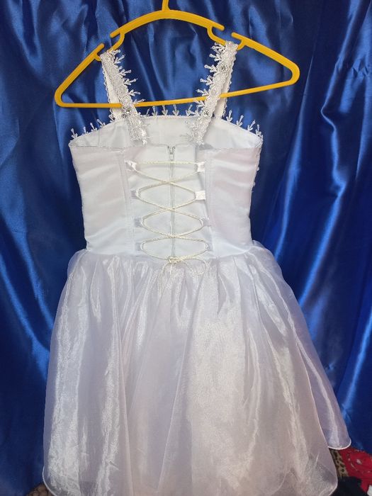 Платья  на девочку 3 - 5 лет