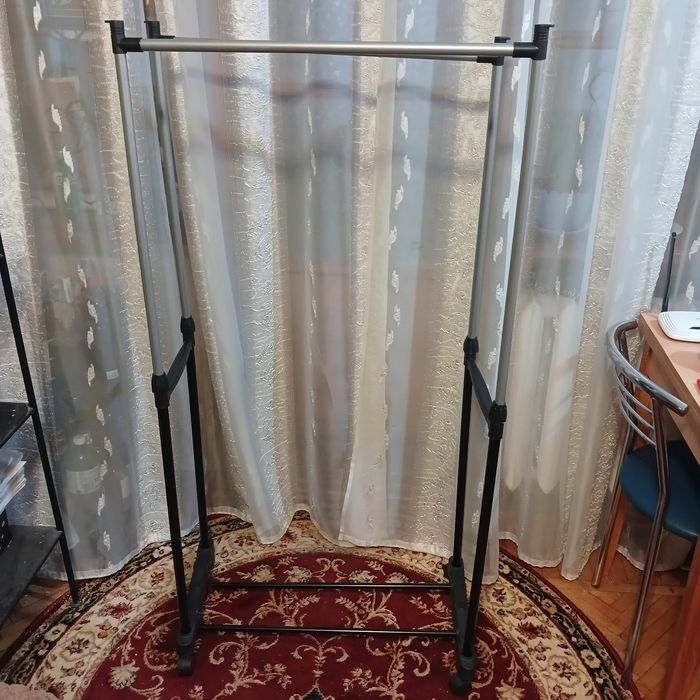 Напольная вешалка