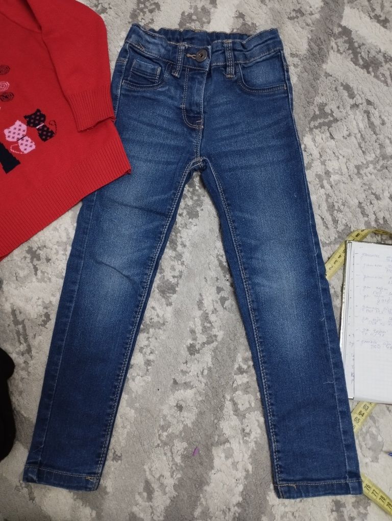 Комплект одягу для дівчинки светр джинси колготи