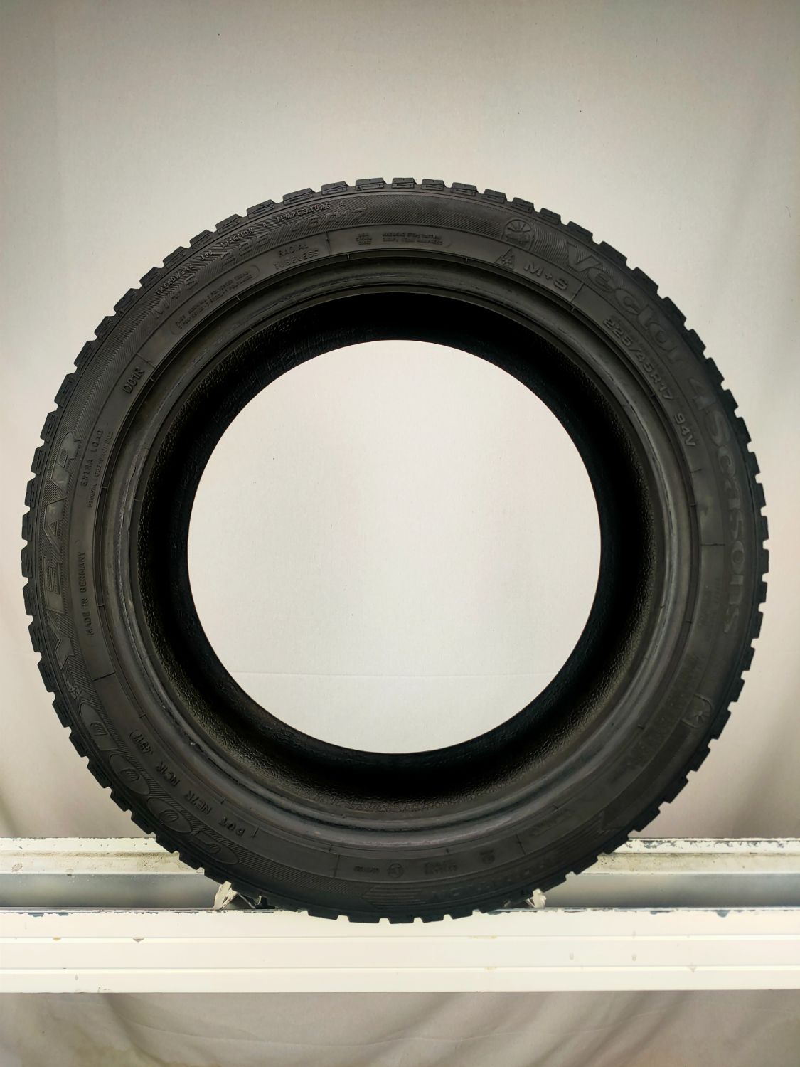 Opony 225/45R17 całoroczne 225/45/17 GOODYEAR (osobowe) OO14333