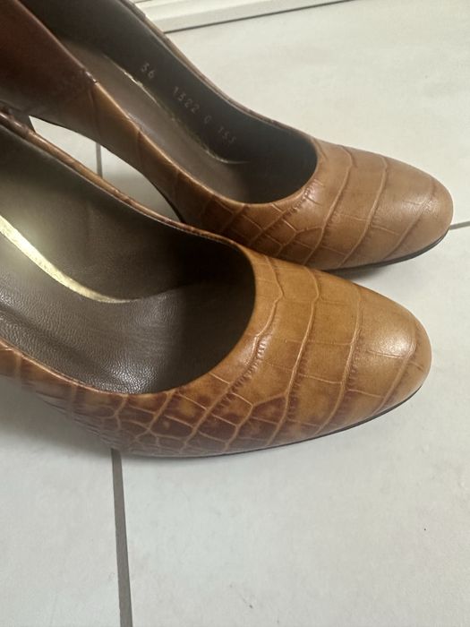 Czółenka skorzane Gino rossi