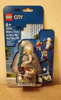 LEGO 40526 City - Elektryczne hulajnogi i ładowarka