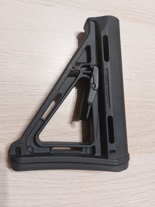 Kolba Magpul MOE do AR-15 / M4 Mil-Spec