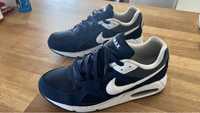 NIKE Air Max Ivo