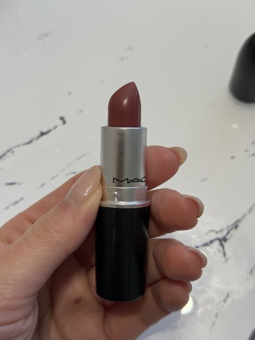 Szminka MAC w kolorze Twig