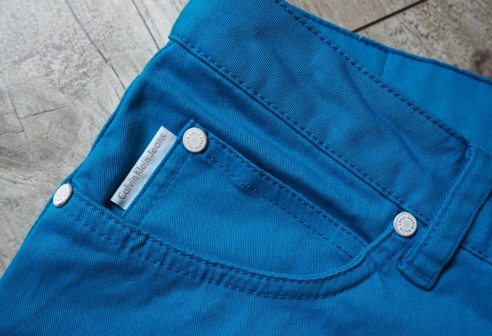 Calvin Klein_low rise_jeansy niebieskie_rozmiar 32
