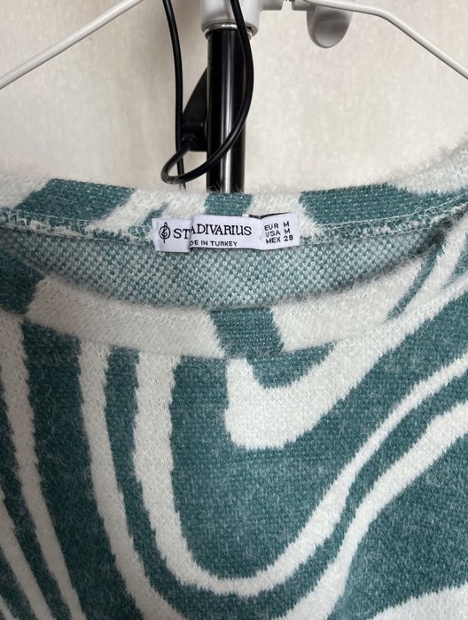 Продам весняну кофту на дівчину М