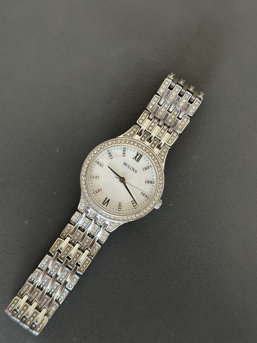 Часы Bulova с кристалами Swarovski