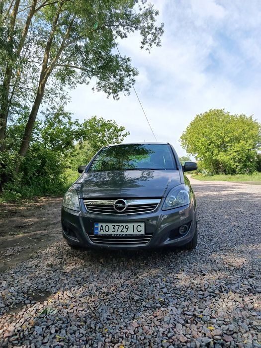 Продається opel zafira b в ідеальному стані пригнана з Германії