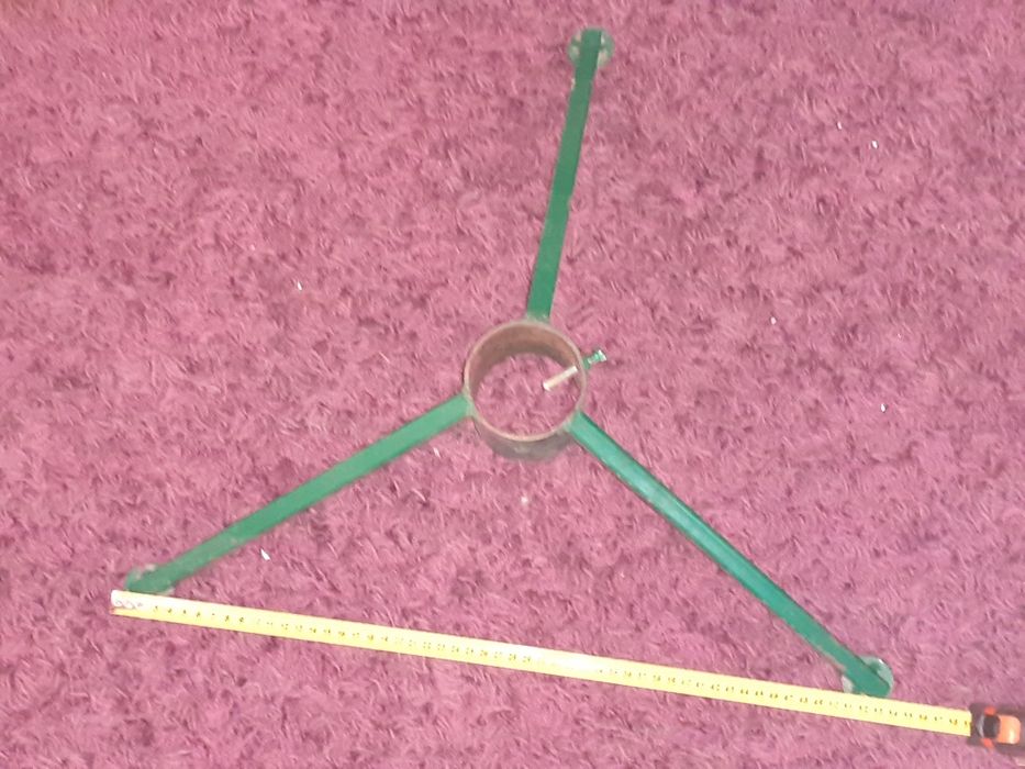 Підставка під ялинку. Тринога .