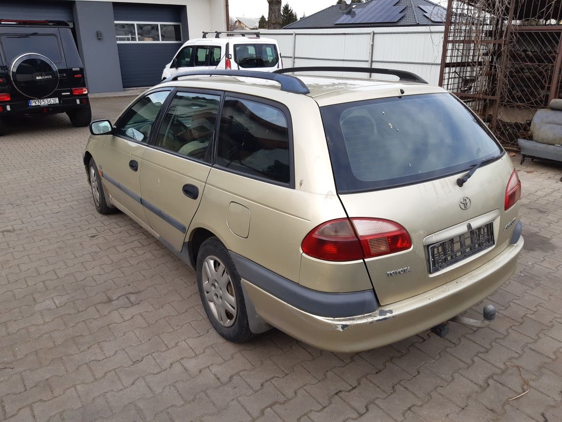 Części toyota Avensis