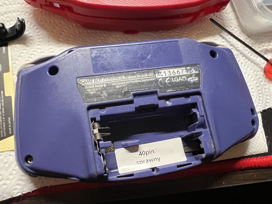 Oryginalna obudowa z działającym ekranami game boy Advance