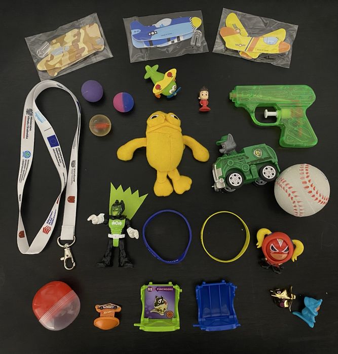 Zestaw mix zabawek figurek dla chłopca psi patrol piłki