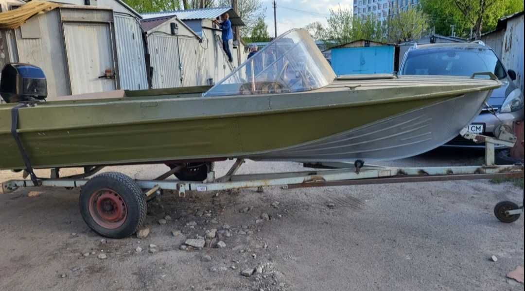 Лодка Казанка з двигуном