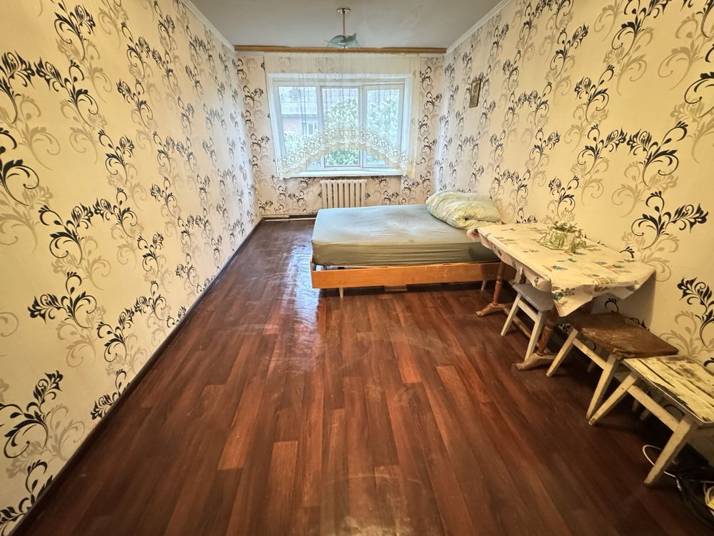 Центр, кімната 18м