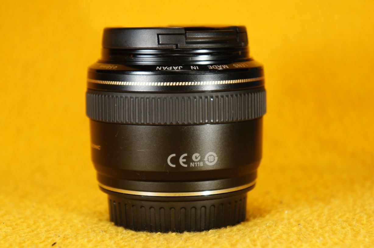 Canon 28mm f1,8 отличное состояние!