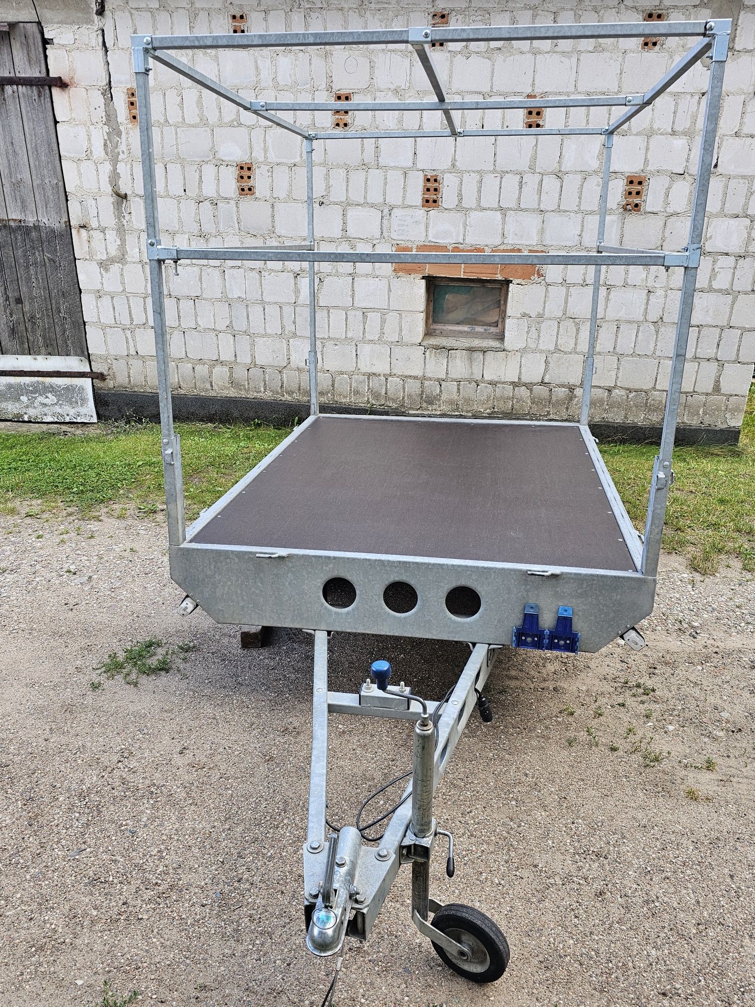 Przyczepka Platforma Wiola DMC 750kg Stelarz Plandeka Zdejmowane Burty