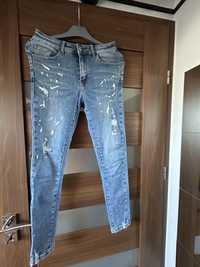 Spodnie jeansowe nakrapiane