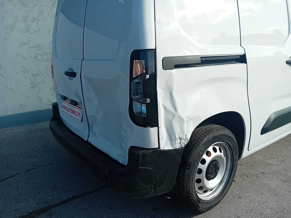 Peugeot Partner 1.5 Bluehdi 3 L c/IVA ( pequeno sinistro )