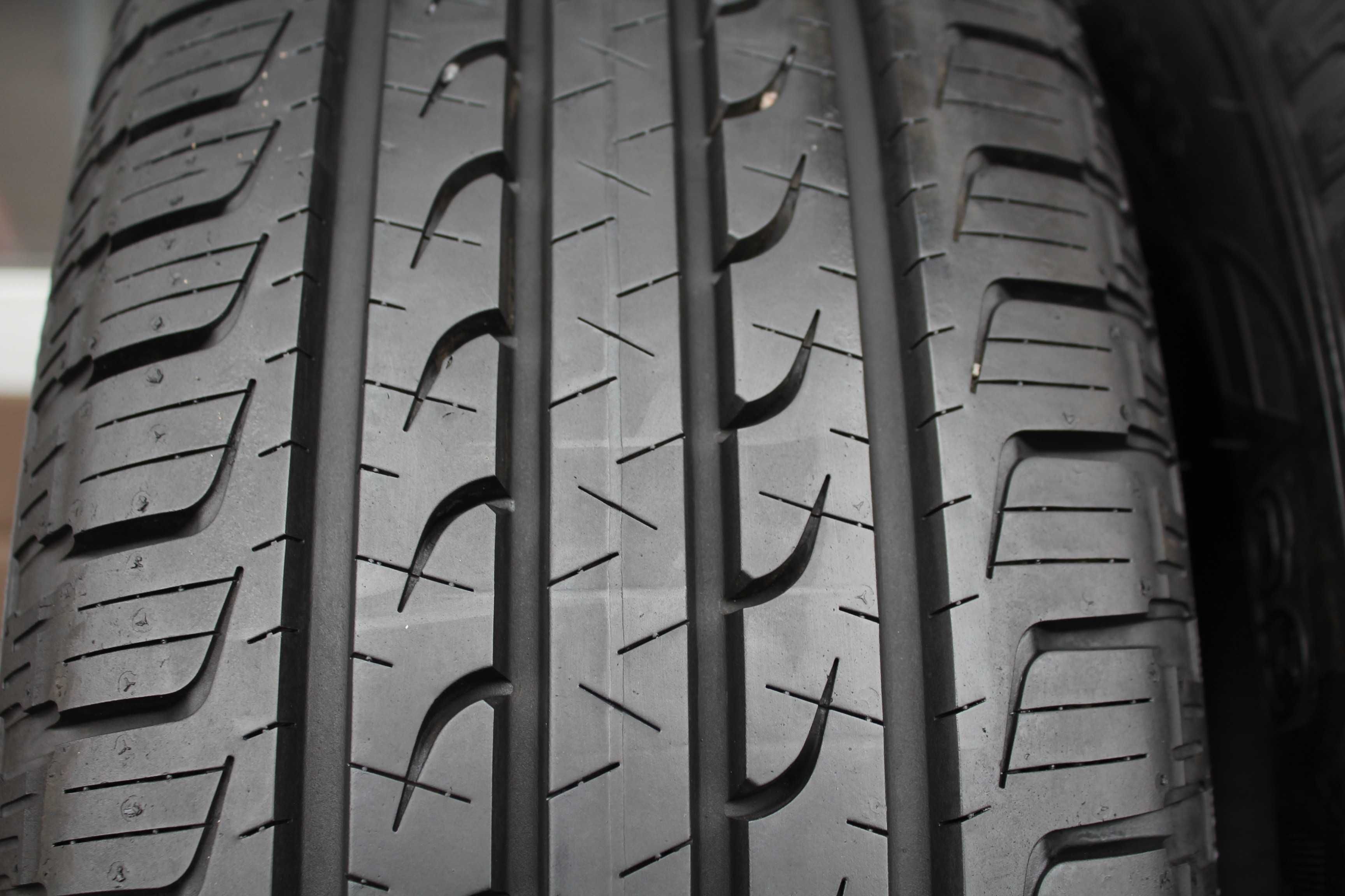 215 70 R16 Goodyear Efficentgrip SUV 4X4