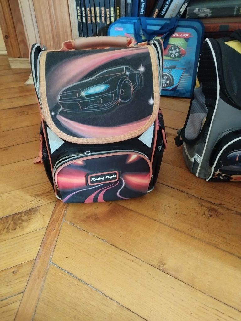 Продам шкільний рюкзак для хлопчика