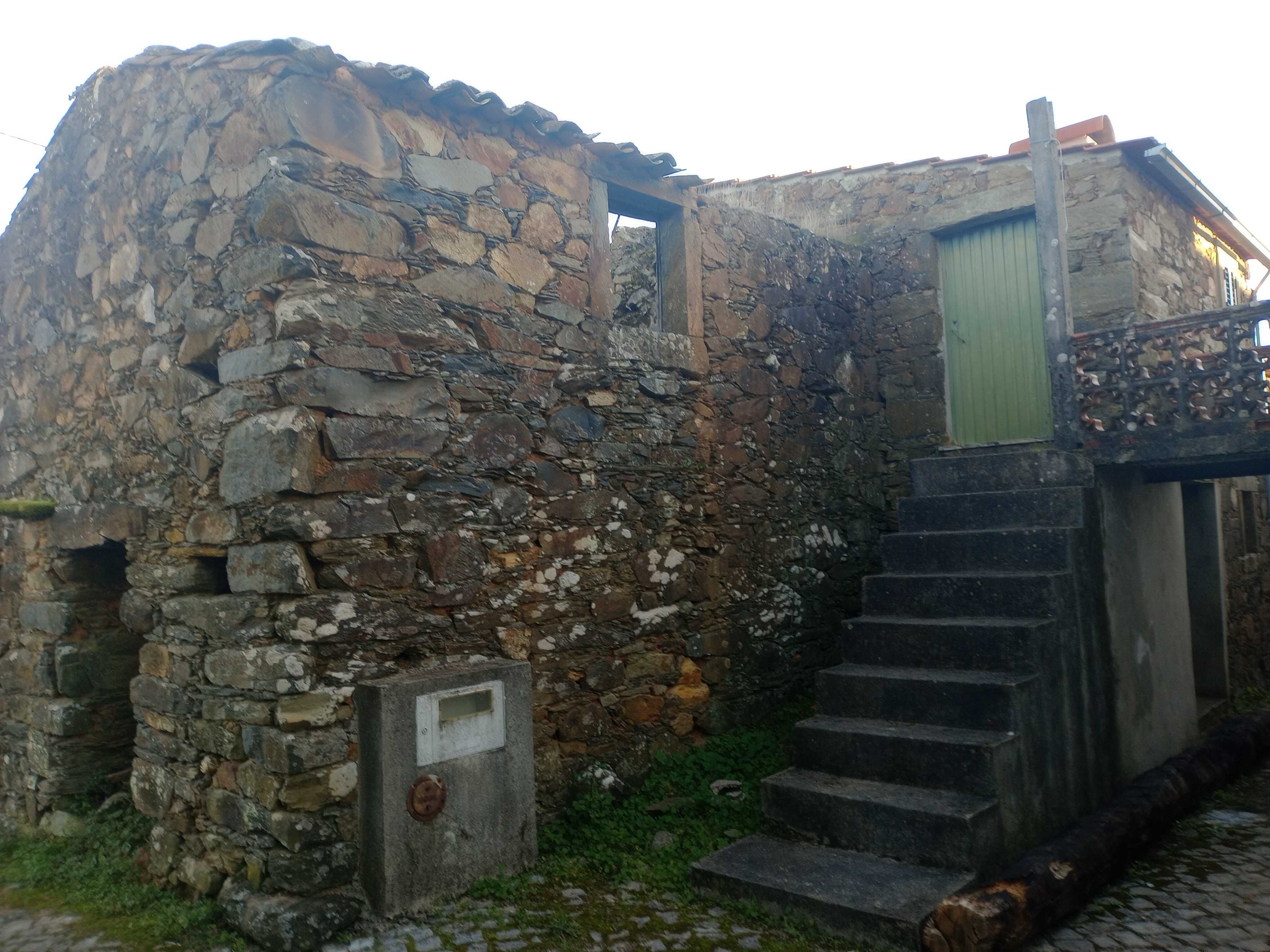 Casa em ruínas oleiros