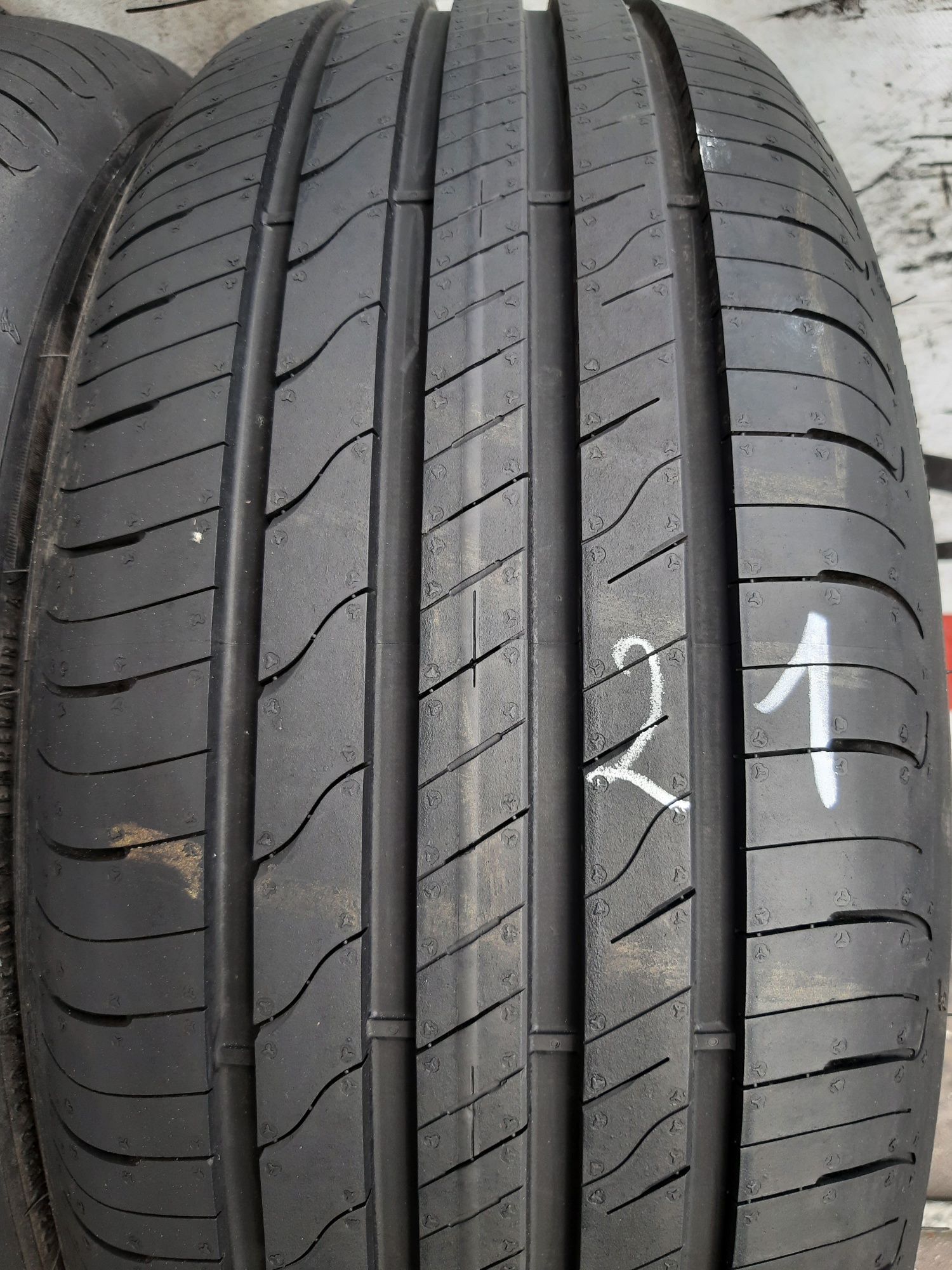 215/55r17 98W Goodyear EfficientGrip Performance 2