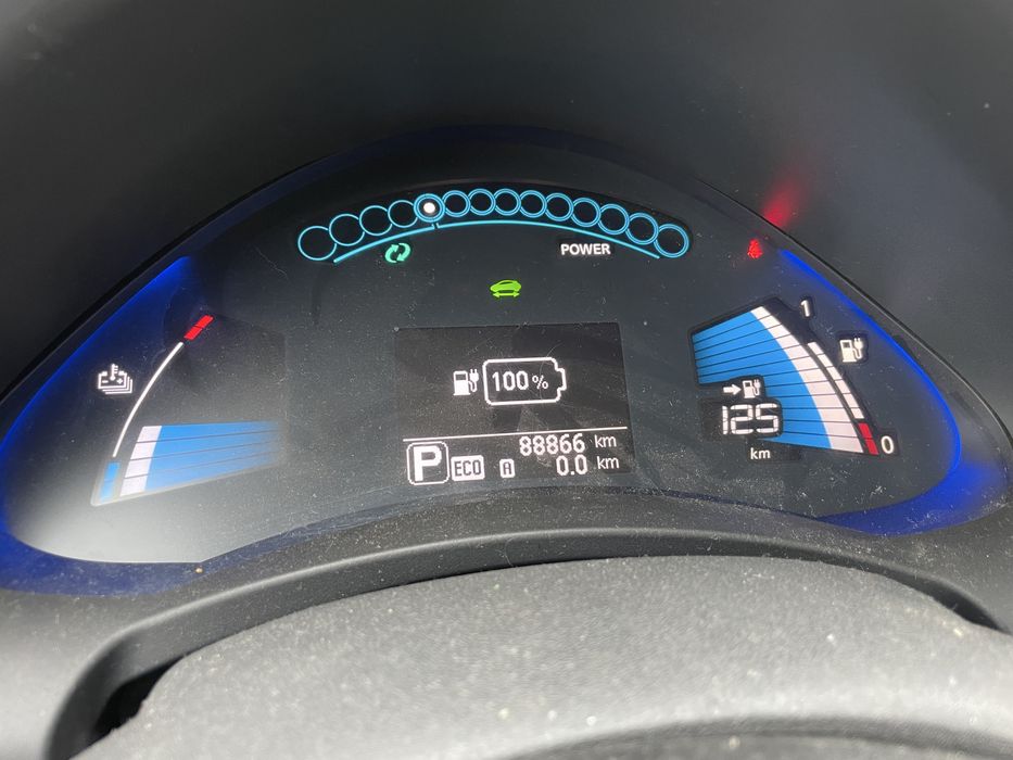 Nissan leaf  30kwt рестал 23 кв