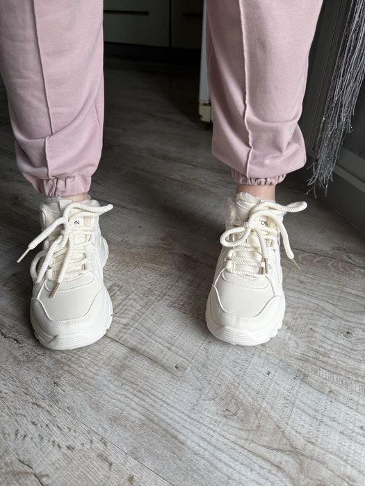 Зимові кросівки жіночі 36