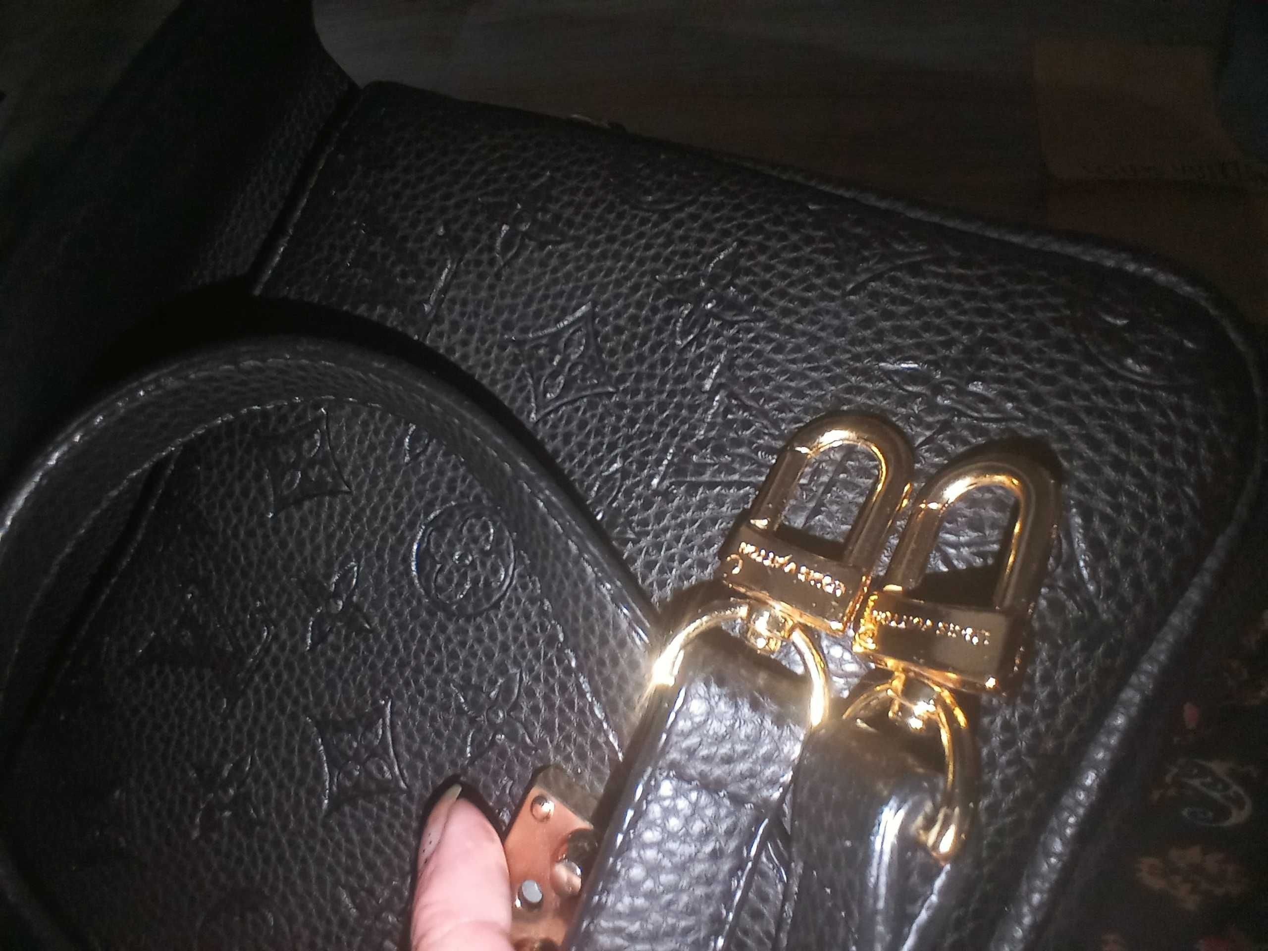 Wyprzedaz sliczna czarna torebka Louis Vuitton