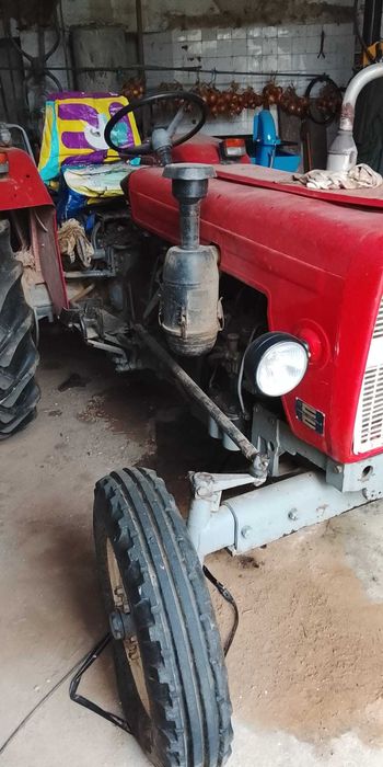 Trator  com conjunto Alfaias