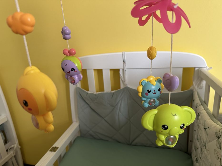 Музичний мобіль-проєктор на ліжко (пульт керування, колискові, природа