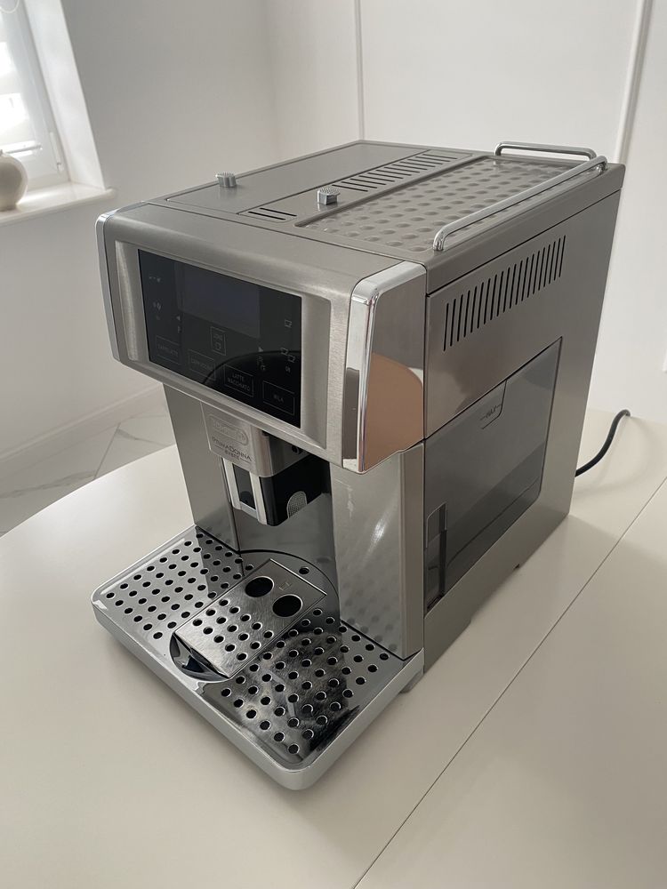 Ekspres DeLonghi Prima Donna Avant