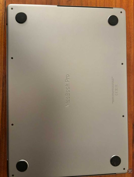 Macbook pro M1 pro 14" - 16GB RAM, 512GB ram