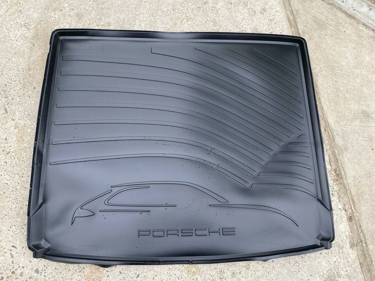 Porsche cayenne 958 полік килим в багажнік 95804400027