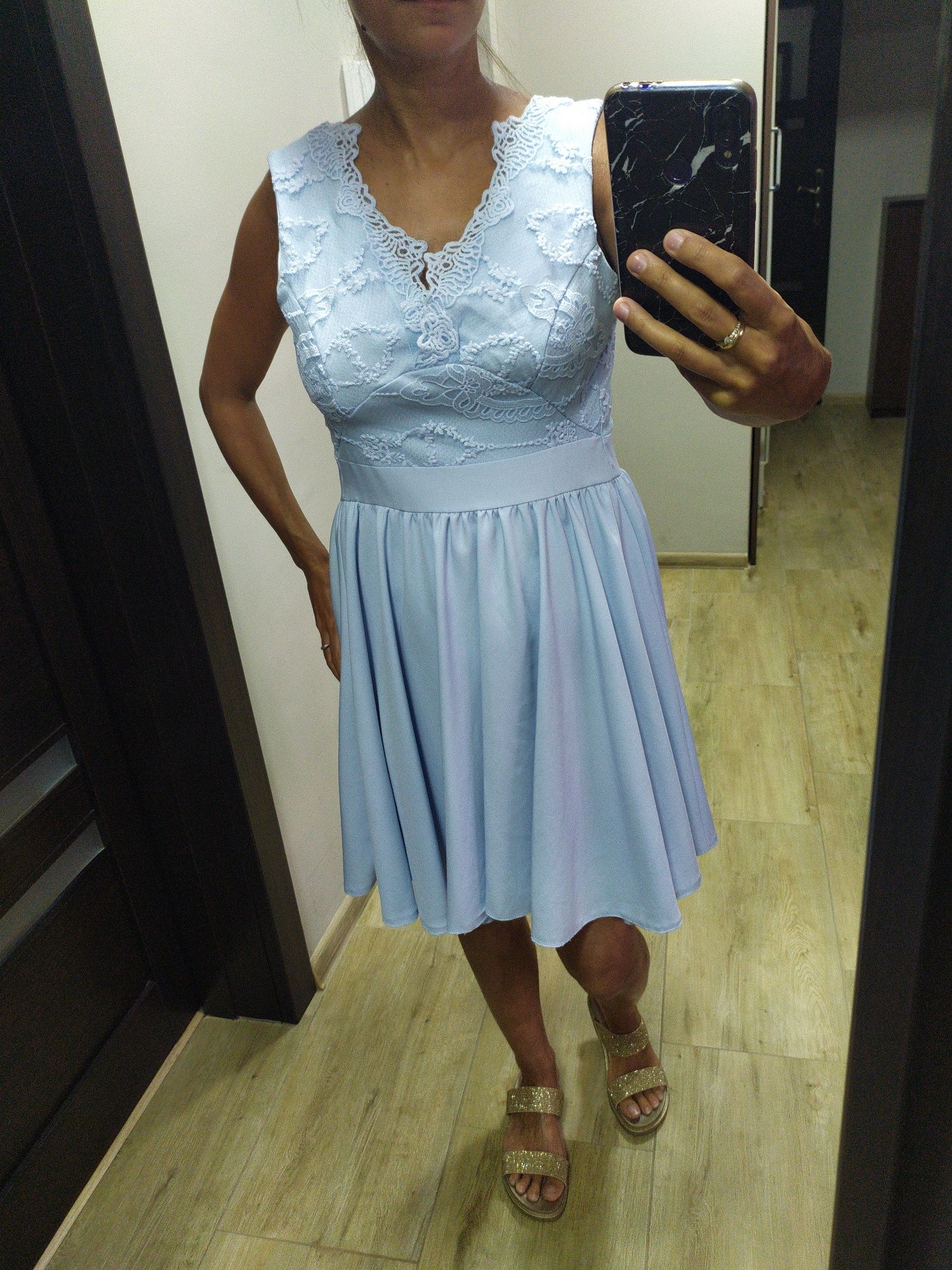 Niebieska elegancka sukienka rozmiar 40 L moim zdaniem M
