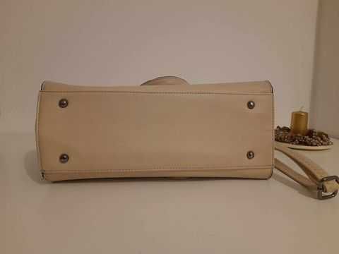 Duża torebka beżowa, dużo kieszeni, zamek