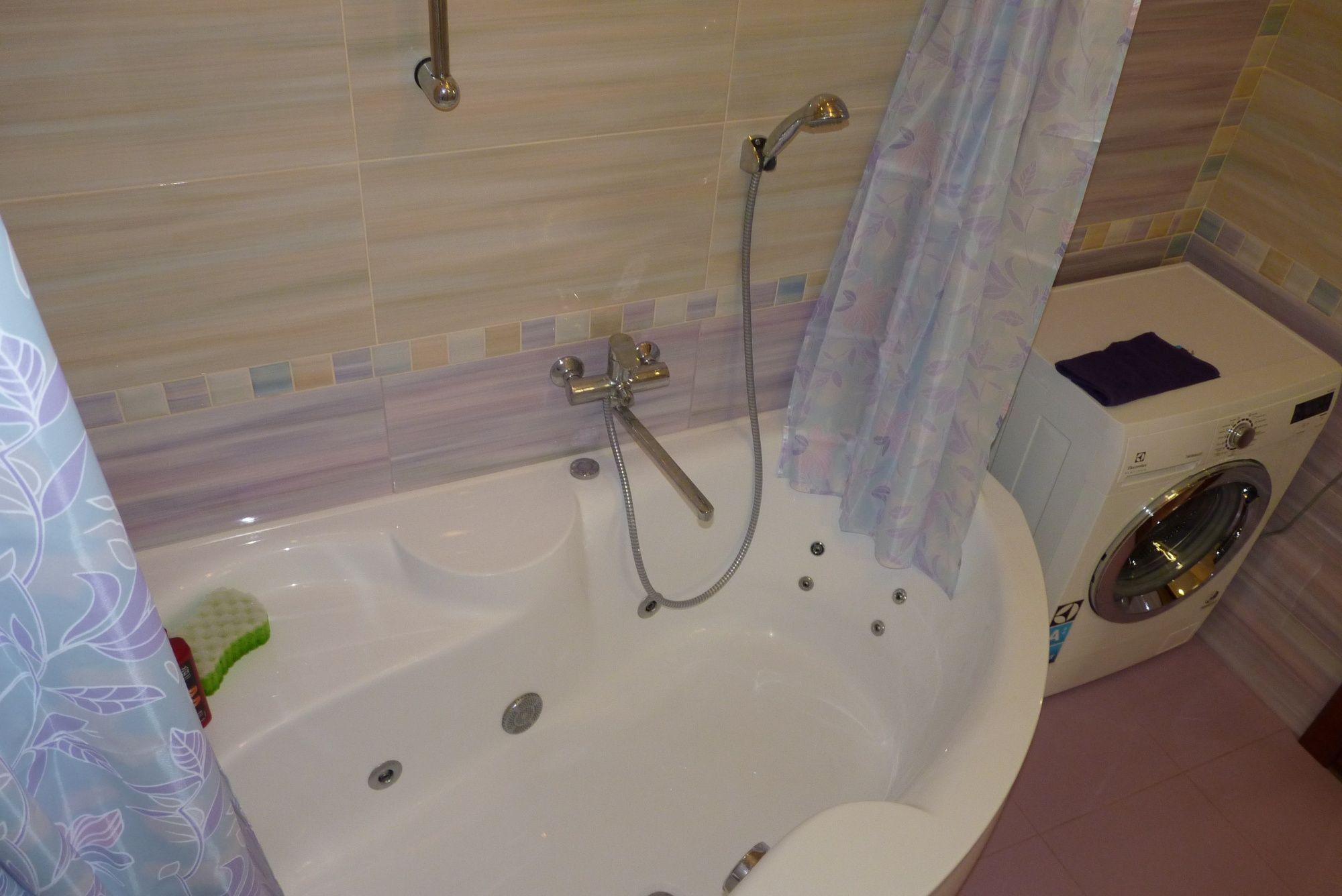 Зал/В.Центр 2кімн.85м²+кух.-студія,2сан.в;джакузі ЖК"Чудо-Місто"+укрит