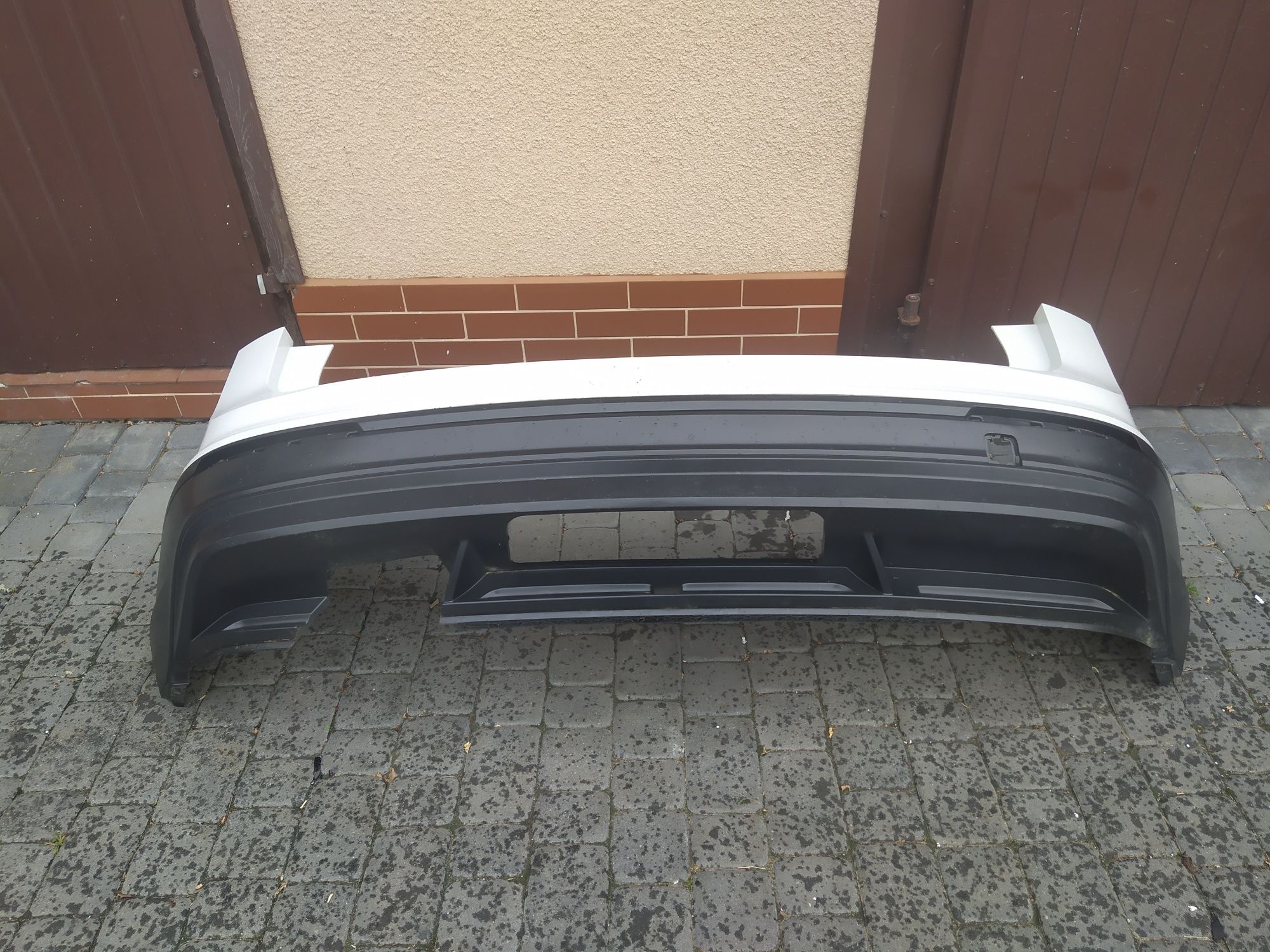 Zderzak tył tylny VW Tiguan II 16- bez dziur 5NA