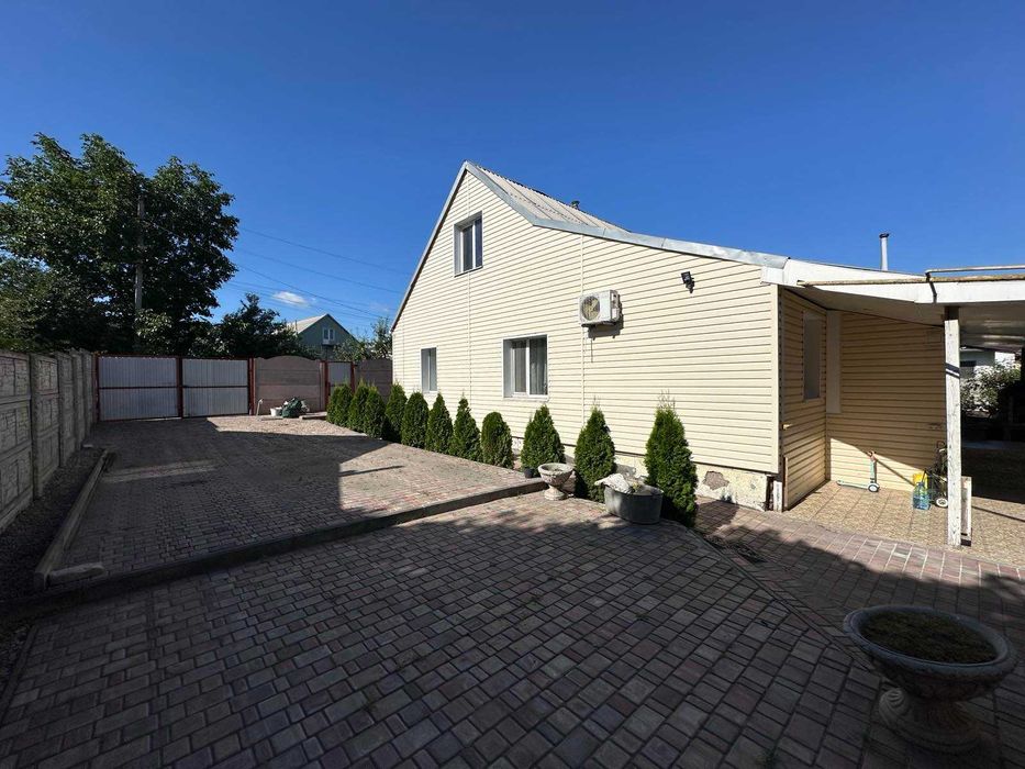 ПРОДАЖ просторого будинку (РОМАНКОВЕ)