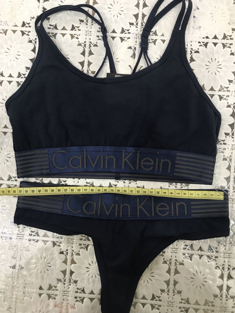 Набор спортивного белья Calvin Klein.