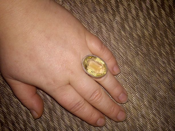 Srebrny pierścionek z kwarcem cytrynowym